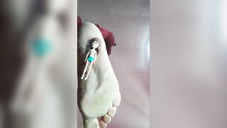 GIANTESS FEET , GLASS VIEW , AND SHRINKING FOOT WOMAN