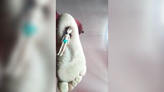 GIANTESS FEET , GLASS VIEW , AND SHRINKING FOOT WOMAN