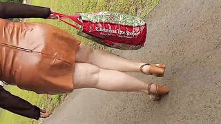 Cum and see me show off and widen my large chubby legs and hips just for u