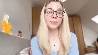 How to Tell Her About Your Micro Size!