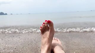 Feet Play on the Seaside