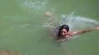 Indian swimming pool Hindi porn