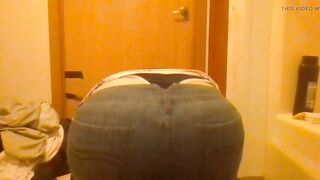 Shake That Large Booty Curvy