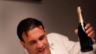 Pretty Latin chick Screws a