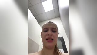 Squirting in the gym with jucielussie
