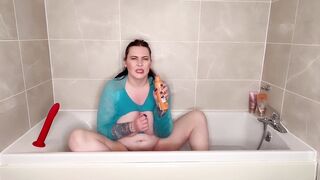 Miss Ffw Plays with Her Vagina and Toy in the Washroom