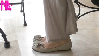 Ballet Flats Shoeplaying on Barefoot