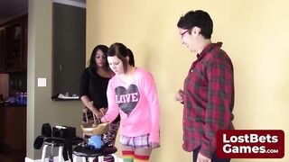 3 amateurs are playing a Undress Pirate Penguins game