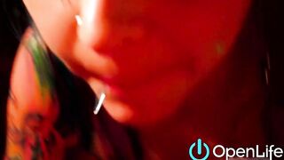 Hawt Alternative Lesbo Gets Fisted and Squirts