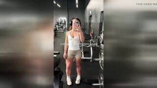 Magnificence Gap Mishap: Virgin Teen's Public Experimentation Anonymous Sensation