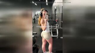 Magnificence Gap Mishap: Virgin Teen's Public Experimentation Anonymous Sensation