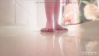 67 Giantess Shower POV Size 16 Feet & Throat Play Ending