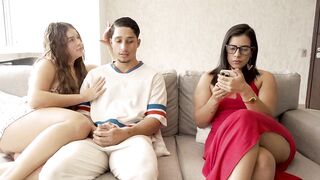 I'm stressed to watch that my stepdaughter doesn't know how to ride her boyfriend's dick, so I show her