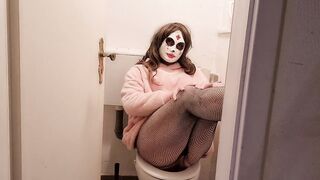 Youthful trans woman jerks off in the shitter