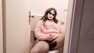 Youthful trans woman jerks off in the shitter
