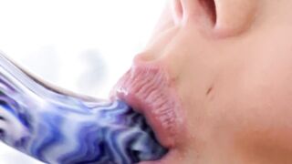 ANITA PEARL uses her fingers to do magic part02