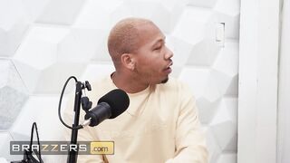 BRAZZERS - Sexy Three-some Luna Star, Sinatra Monroe & Ricky Finish The Podcast & Head To The Daybed For A Steamy threesome