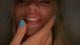 Swedish OnlyFans Modell Screws a Stranger/Fan at Hotel (Svensk)