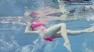 Soaked teen Lera in the pool