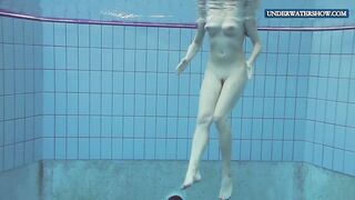 Soaked teen Lera in the pool