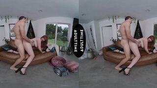 UP CLOSE VR - U See Your Old College Buddy Screw Your Lascivious Wife Lauren Phillips - CUCKOLD POV