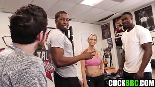 Cuckold Spouse Watching Wife Threesomed By BBC at Gym