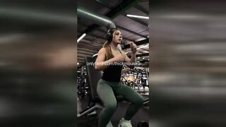 18yo Fisting Accident: Arm Elbow-Unfathomable in Cunt on Live Stream