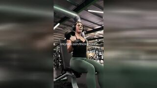18yo Fisting Accident: Arm Elbow-Unfathomable in Cunt on Live Stream