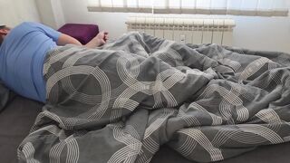 Breasty wife gives me excellent morning jock massage