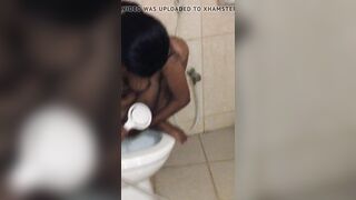 Salma, Bangladeshi girl washing her pussy