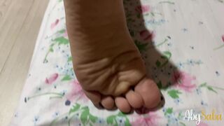 Empleada domestica se deja meter la polla de su jefe por el culo mientras la esposa no está en casa