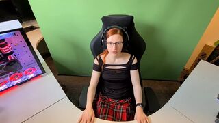 Redhead nerd cutie masturbates hard on stream