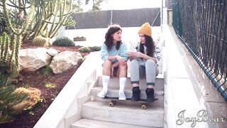 Curious Sweetheart Julia Roca Seduces Her Housemate Into Carnal Lesbo Sex