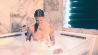 Bathroom Sex and Golden Shower for British Sweetheart