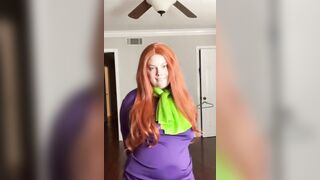 Daphne Bangs Her Nice-looking Vagina for U