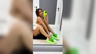 I'm sitting in front of the mirror, touching my twat