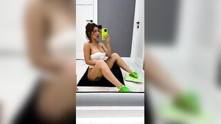 I'm sitting in front of the mirror, touching my twat