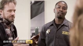Brazzers - Adriana Chechik Prefers To Bang The Security Guard Isiah Maxwell Than Buy Jewelry