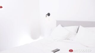 FRENCH PRANK! Blindfolded, then this chab does it with my obese girlfriend: Aurore and Clara Mia - MISSDEEP