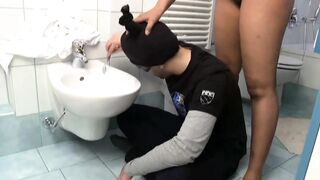 Bidet toothbrushing