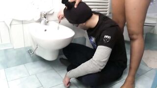 Bidet toothbrushing