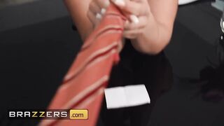 Brazzers - Hawt Lawyer Cali Carter Plays With Herself Whilst Awaiting For Her Client Keiran Lee