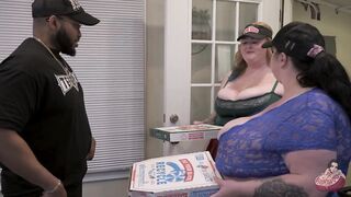big beautiful woman pizza delivery suck and bang customer