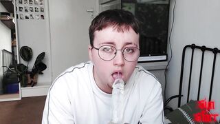 Syn Starr's throat becomes temple for endless rod worship