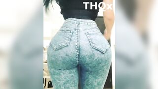 Mulher gostosa com bunda muito grande em jeans
