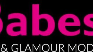 Young Dani Daniels seduces hottie Vanessa Cruz into oral 69