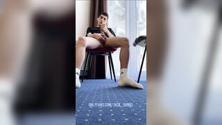 SHAGGY LEGS WHITE SOCKS TUGJOB