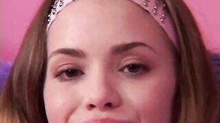 Little April solo teen fingers her constricted cunt