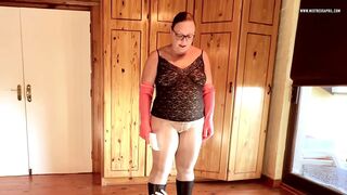 Femdom-goddess Mistresse April, anal bang thrall