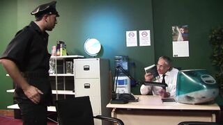 Sexy fuckfest with double penetration screw in the police office